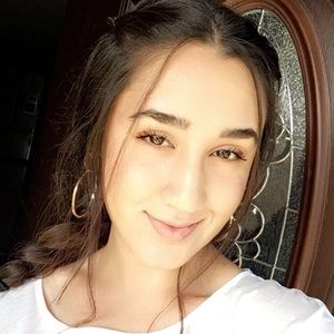 Meet your Posher, Sanam